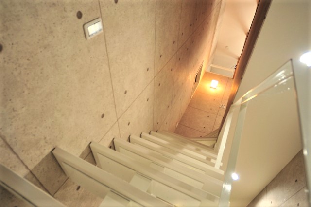 滋賀県 大津市 ルーフバルコニー おしゃれ かっこいい デザイン 注文住宅 吹抜け階段