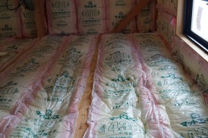 神奈川県の和風モダンな二世帯住宅工事中!断熱材