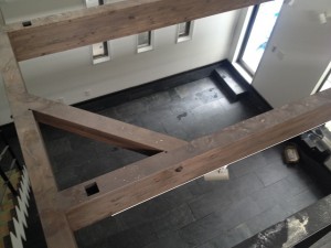 京都府八幡市のガレージハウス クロス・シャッター・土間の施工を完了しました!!