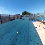 埼玉県さいたま市|野地終了後屋根アスファルトルーフィング、軽量鉄骨で大きな庇を！