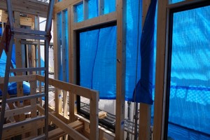 滋賀県大津市の木造3階建て注文住宅|工事中 サッシ,防蟻処理