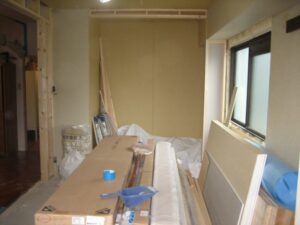 京都市北区のマンションリフォーム工事中・木下地・石膏ボード施工!