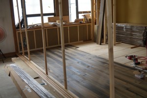 京都市下京区の改修工事 - 2階フローリング施工中 -
