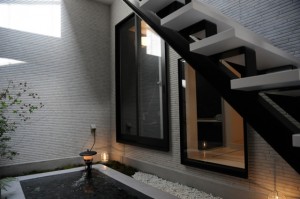 ただ今デザインファーストでは協力していただける建築業者様を募集しております。