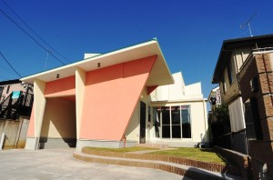 注文住宅 モダン住宅 埼玉 東京 埼玉県 さいたま市 岩槻区 ガレージハウス 関節照明 下がり天井 吹き抜け リビングダイニング 高級住宅 豪邸 一級建築士事務所 デザイナーズ住宅