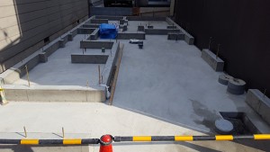 京都府京都市右京区西京極の注文住宅 モダンな狭小住宅 基礎工事 型枠撤去上棟