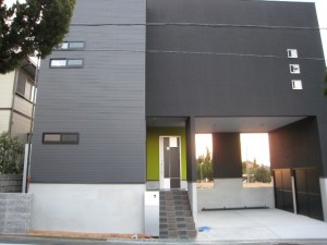 デザインファースト一級建築事務所,工務店の注文住宅 モダン住宅！滋賀県東近江市の木造二階建て住宅！