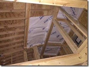 埼玉県川口市鳩ケ谷の木造3階建てモダンな狭小住宅 断熱材吹付・吹き付け断熱アイシネン