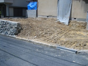 滋賀県大津市湖城が丘のデザイナーズ住宅・解体工事、地盤調査