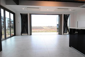 モダンなデザインの注文住宅を建てる！吹き抜けのある開放的なリビング,リビングテラスのある家を建てる！｜京都,滋賀,愛知,名古屋,東京,神奈川,千葉,埼玉