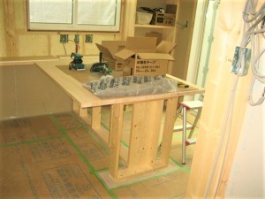 造り付け机・書斎|外壁サイディング|京都市北区紫竹の注文住宅・工事中