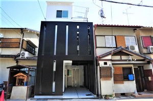 京都市の狭小地に木造3階建てモダンな狭小住宅竣工!|注文住宅・モダン住宅・デザイナーズ住宅の施工事例!