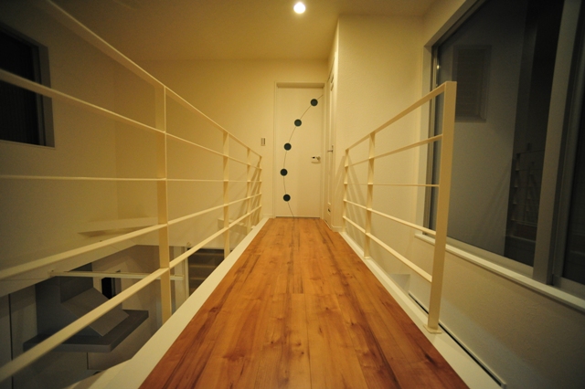 2階　お部屋を繋ぐ渡り廊下