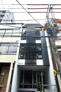 古ビル再生!京都烏丸室町で築50年の古いビル・地下2階から5階までフルリフォーム・内装工事・床の捨て貼・間仕切り・天井!