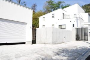 滋賀県大津市のガレージハウス、モニター住宅