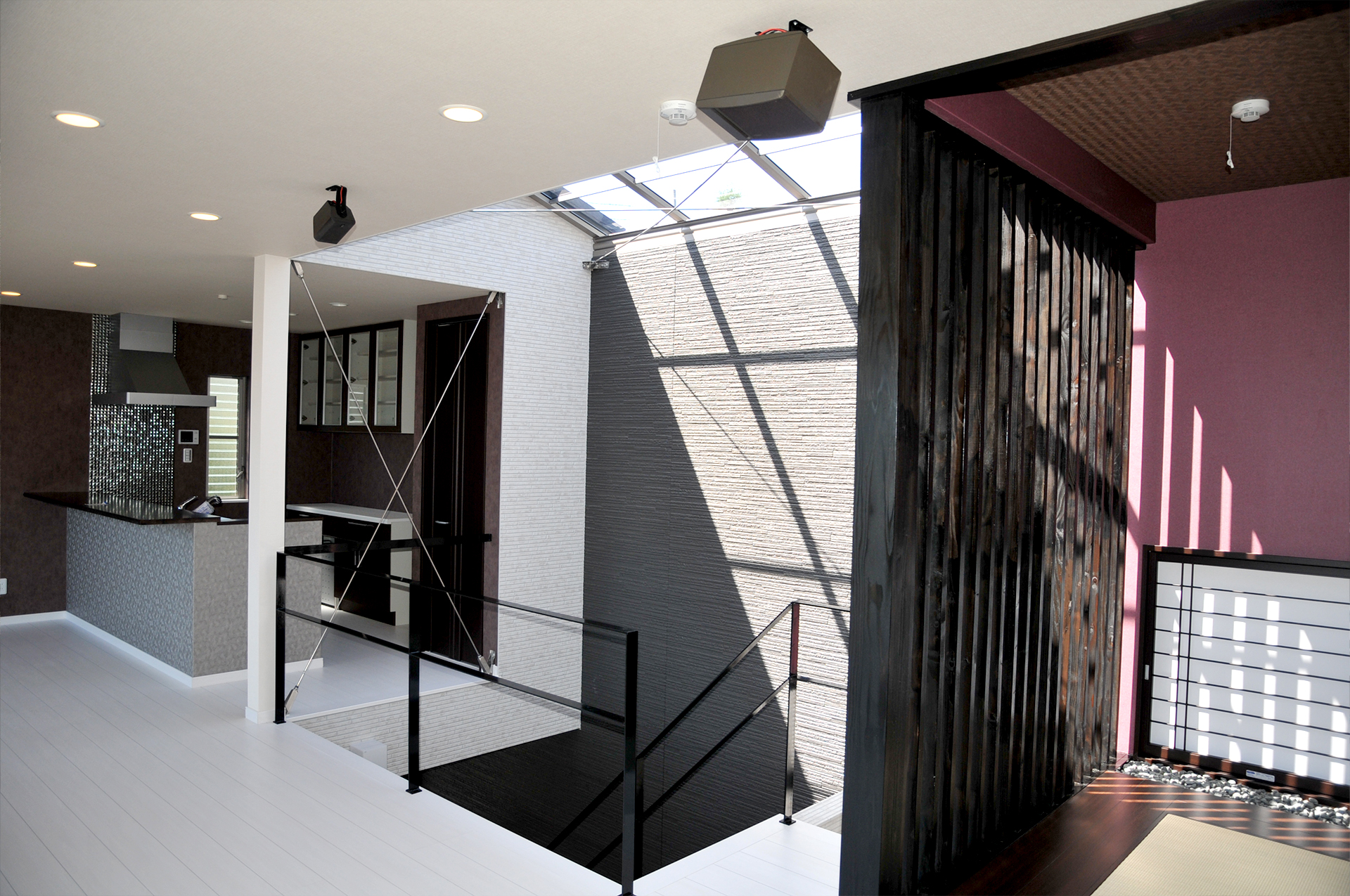 琵琶湖と暮らす——水と光が巡る、和モダンの邸宅