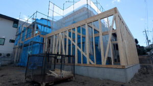 滋賀県大津市稲葉台の注文住宅、工事中、基礎、屋根、外壁