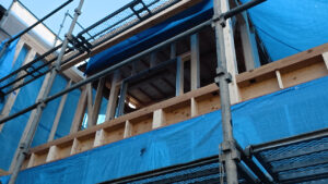 滋賀県大津市稲葉台の注文住宅、工事中、基礎、屋根、外壁