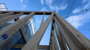 滋賀県大津市稲葉台の注文住宅、工事中、基礎、屋根、外壁