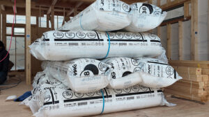 滋賀県大津市稲葉台の注文住宅、工事中、断熱材