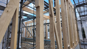 滋賀県大津市稲葉台の注文住宅、工事中、外壁、柱