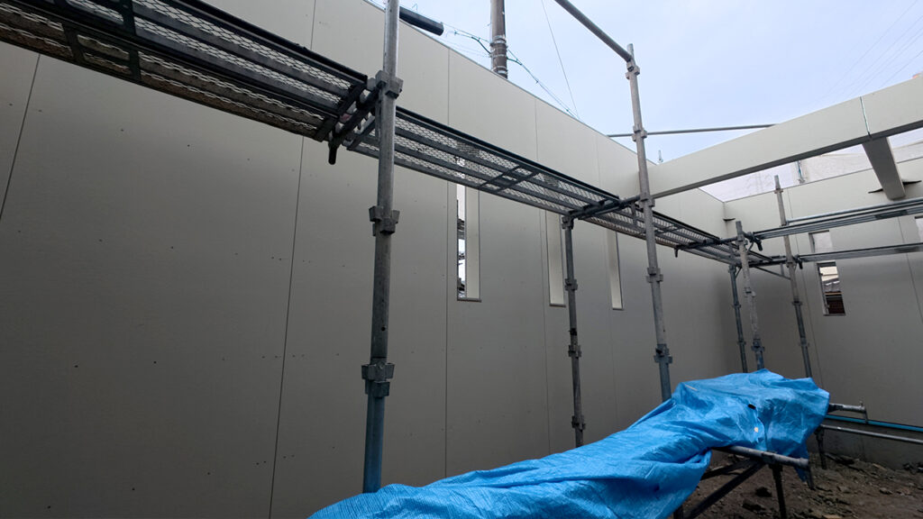 滋賀県大津市稲葉台の注文住宅、工事中、外壁、スリット、サイディング