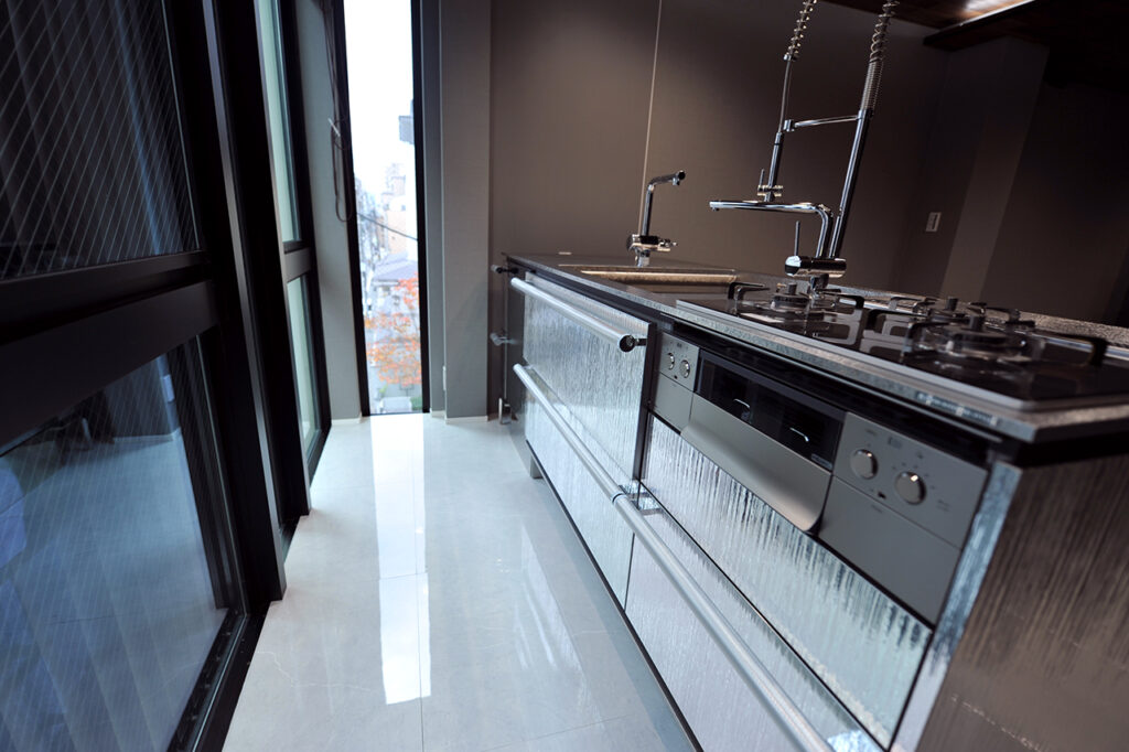 京都,注文住宅,本当の贅沢を手に入れたい。生涯の住まいだからこそ,室町,六角,LDK,暖炉,トーヨーキッチン,LIXIL