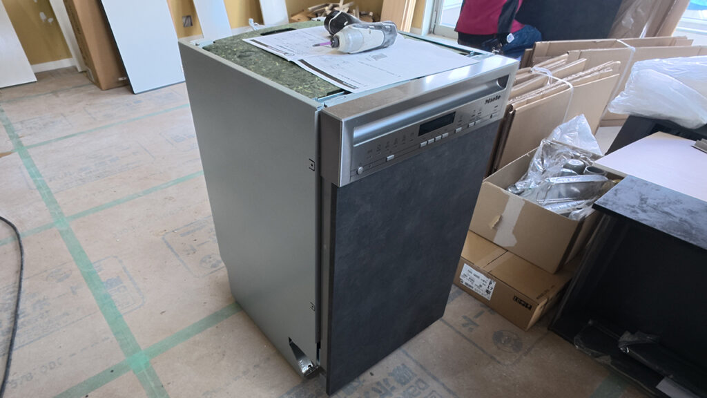 滋賀県大津市稲葉台の注文住宅、京都、注文住宅、工務店、建築士事務所、施工例、工事中、キッチン、LIXIL