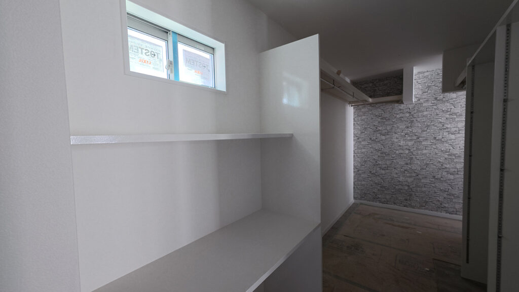 滋賀県大津市稲葉台の注文住宅、京都、注文住宅、工務店、建築士事務所、施工例、工事中、壁紙、クロス、サンゲツ