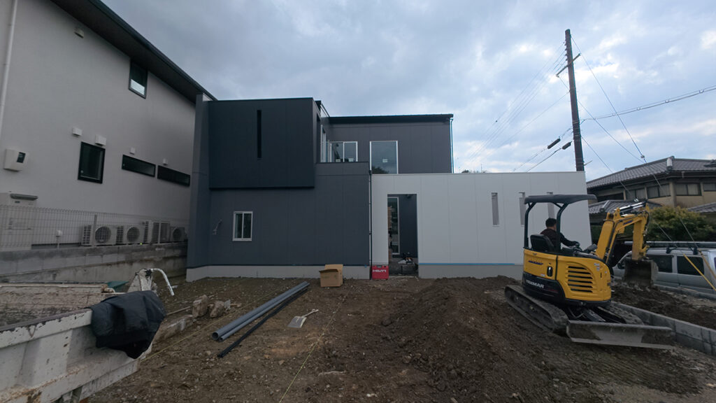 滋賀県大津市の注文住宅,パティオ,吹き抜け階段,外構,工事,土間