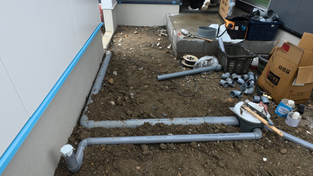 滋賀県大津市の注文住宅,パティオ,吹き抜け階段,外構,工事,排水