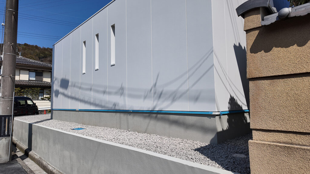 滋賀県大津市稲葉台の注文住宅、京都、注文住宅、工務店、建築士事務所、施工例、工事中、外構、土間、タイル、砂利、パティオ