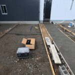 滋賀県大津市稲葉台の注文住宅、京都、注文住宅、工務店、建築士事務所、施工例、工事中、外構、土間、タイル、砂利、パティオ