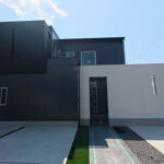 滋賀県大津市稲葉台の注文住宅、京都、注文住宅、工務店、建築士事務所、施工例、工事中、外構、土間、タイル、砂利、パティオ