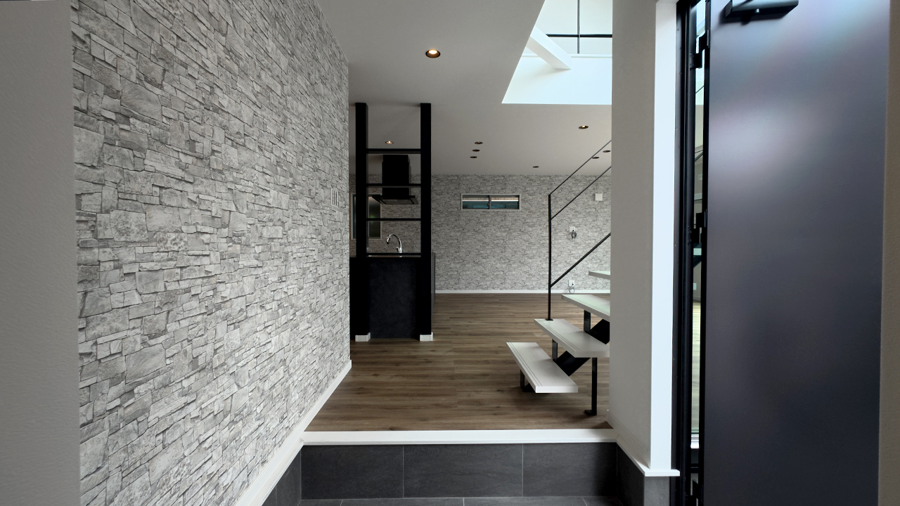 滋賀県大津市稲葉台の注文住宅、京都、注文住宅、工務店、建築士事務所、施工例、工事中、外構、土間、タイル、砂利、パティオ、外観